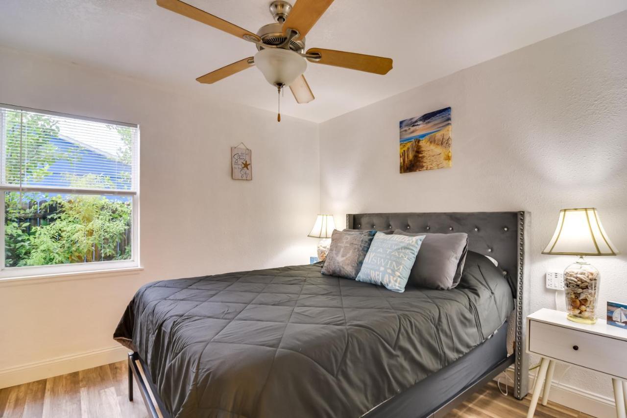 Pet-Friendly Gulfport Home Walkable Location! St. Petersburg Exterior photo